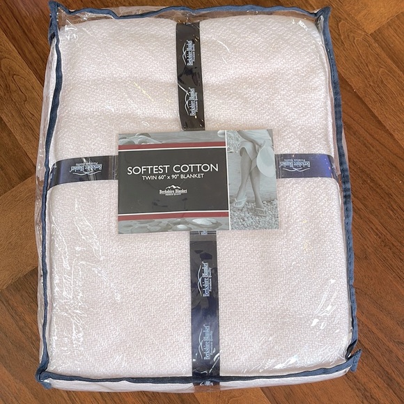 Berkshire Bedding Vintage New In Package Berkshire Cotton Twin 6 X